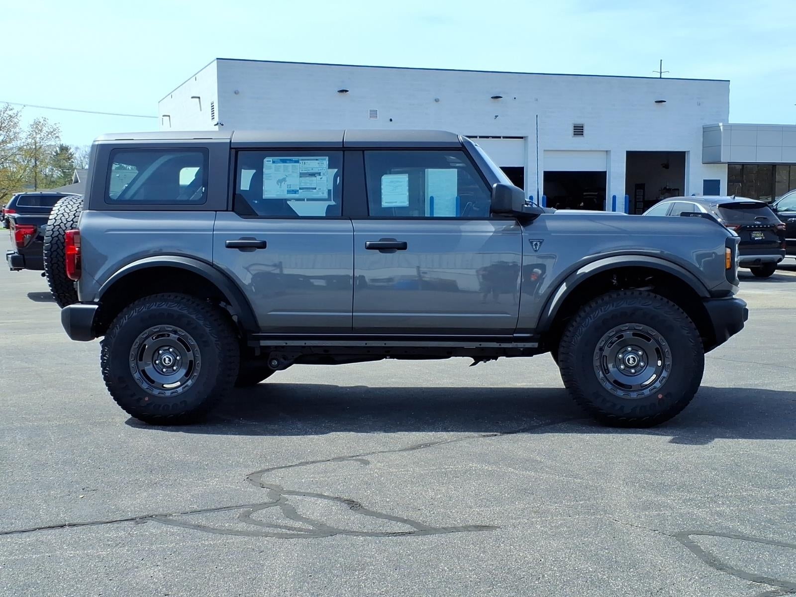 2025 Ford Bronco Base