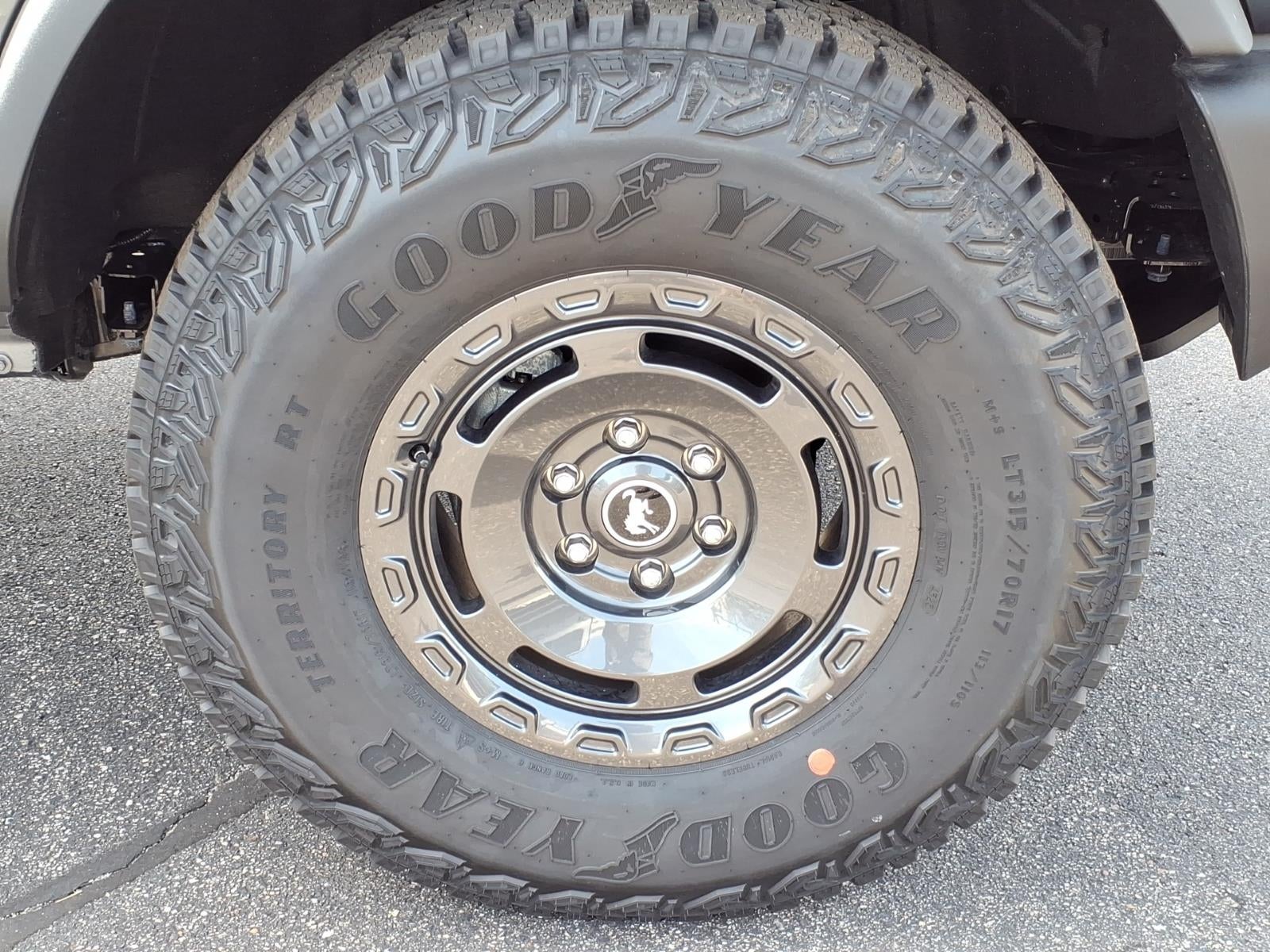 2025 Ford Bronco Base