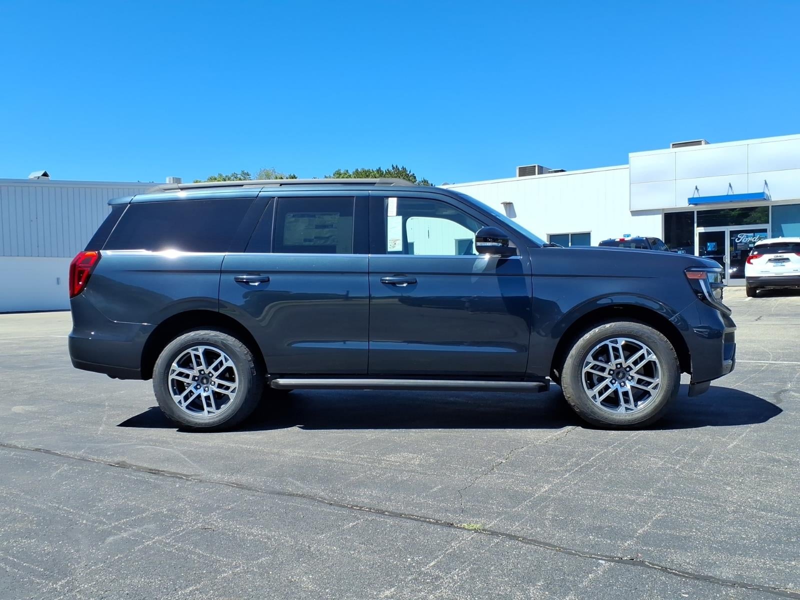 2026 Ford Expedition Active