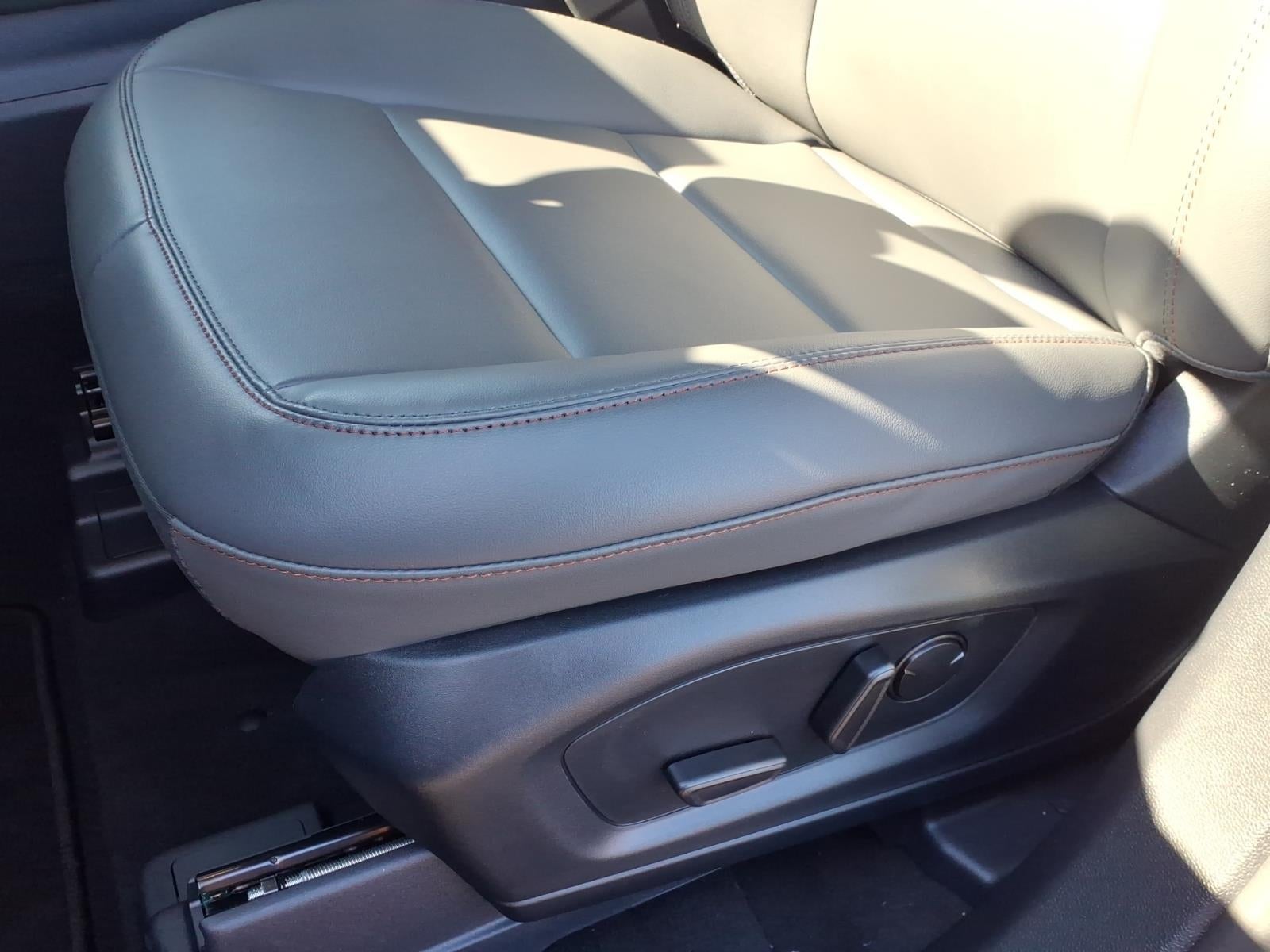 2026 Ford Explorer ACTIVE W/200A PKG 4WD