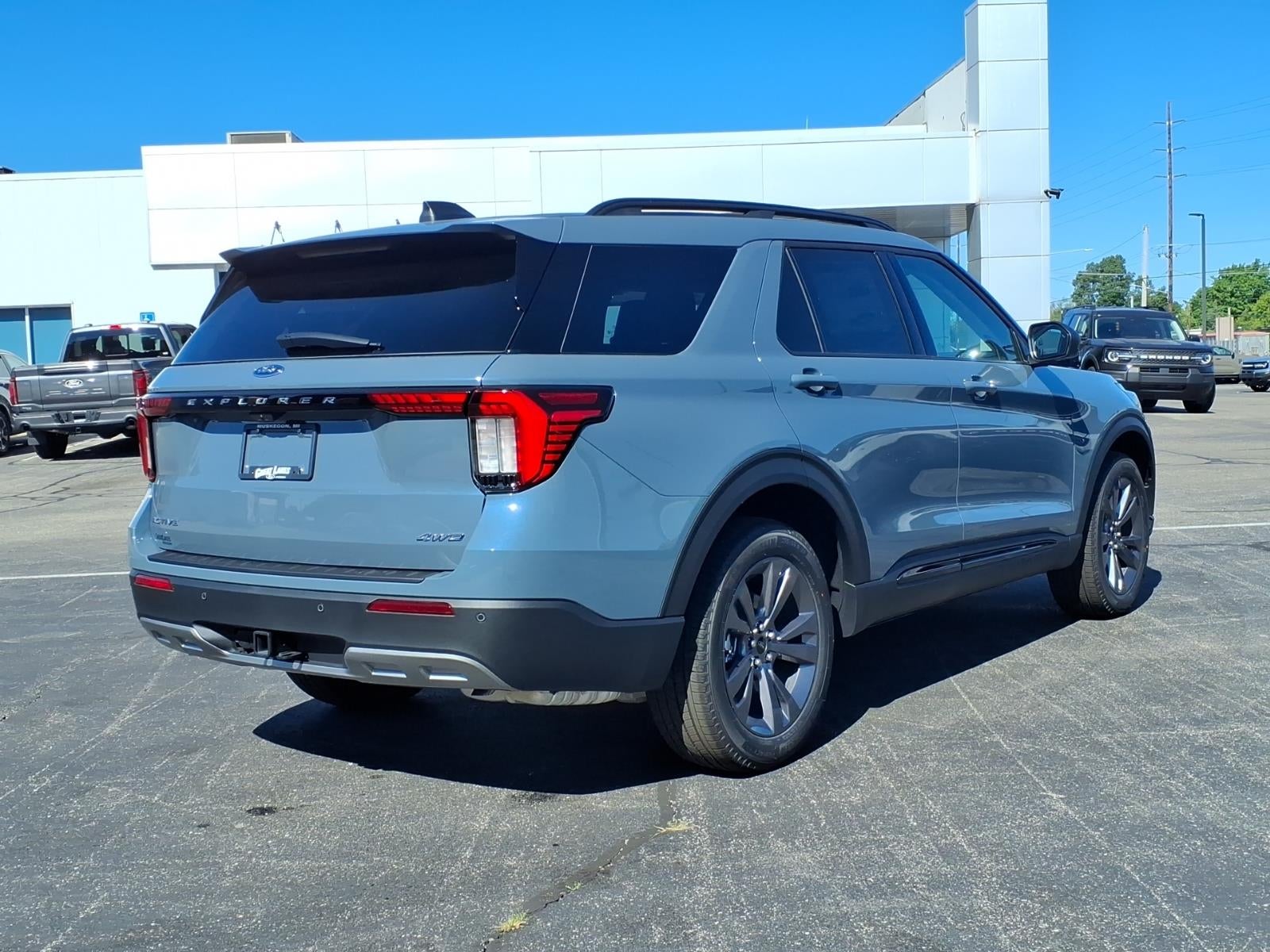 2026 Ford Explorer ACTIVE W/200A PKG 4WD