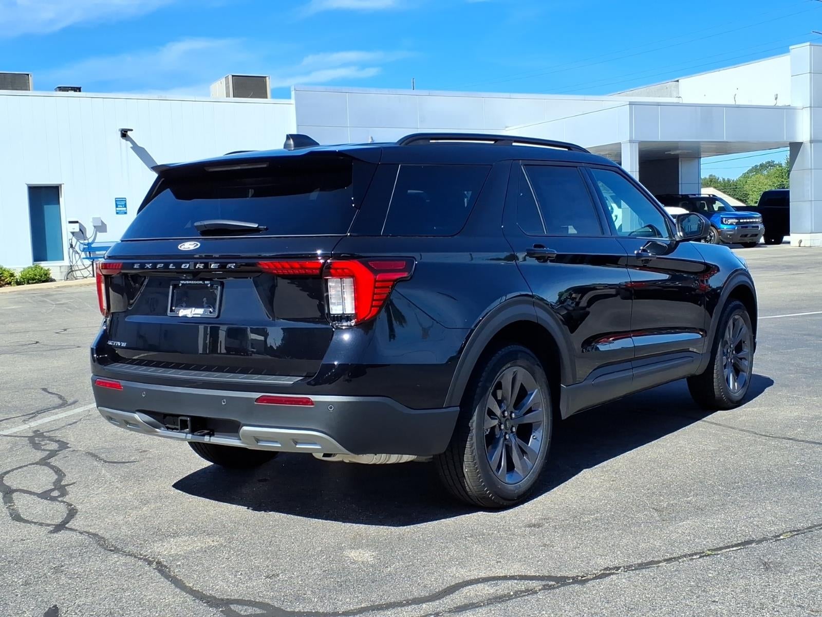 2027 Ford Explorer ACTIVE W/100A PKG 4WD