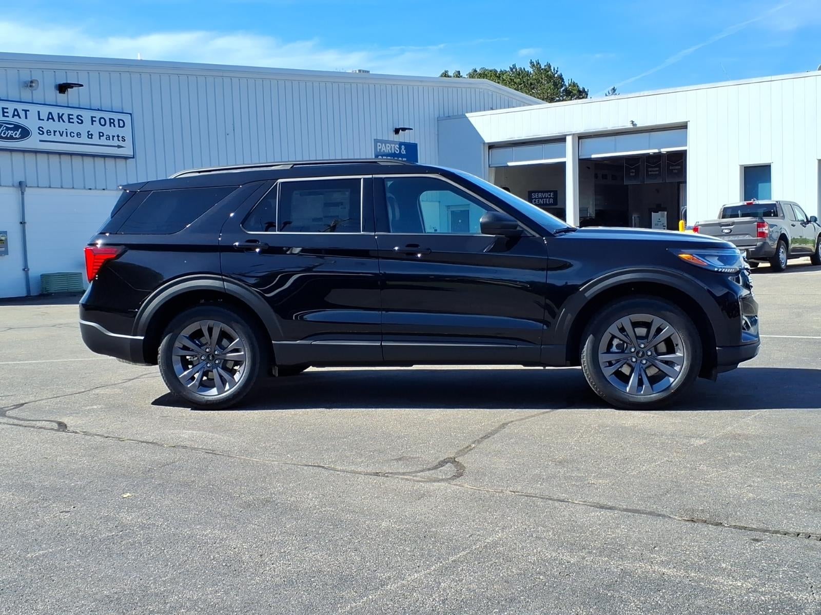 2027 Ford Explorer ACTIVE W/100A PKG 4WD