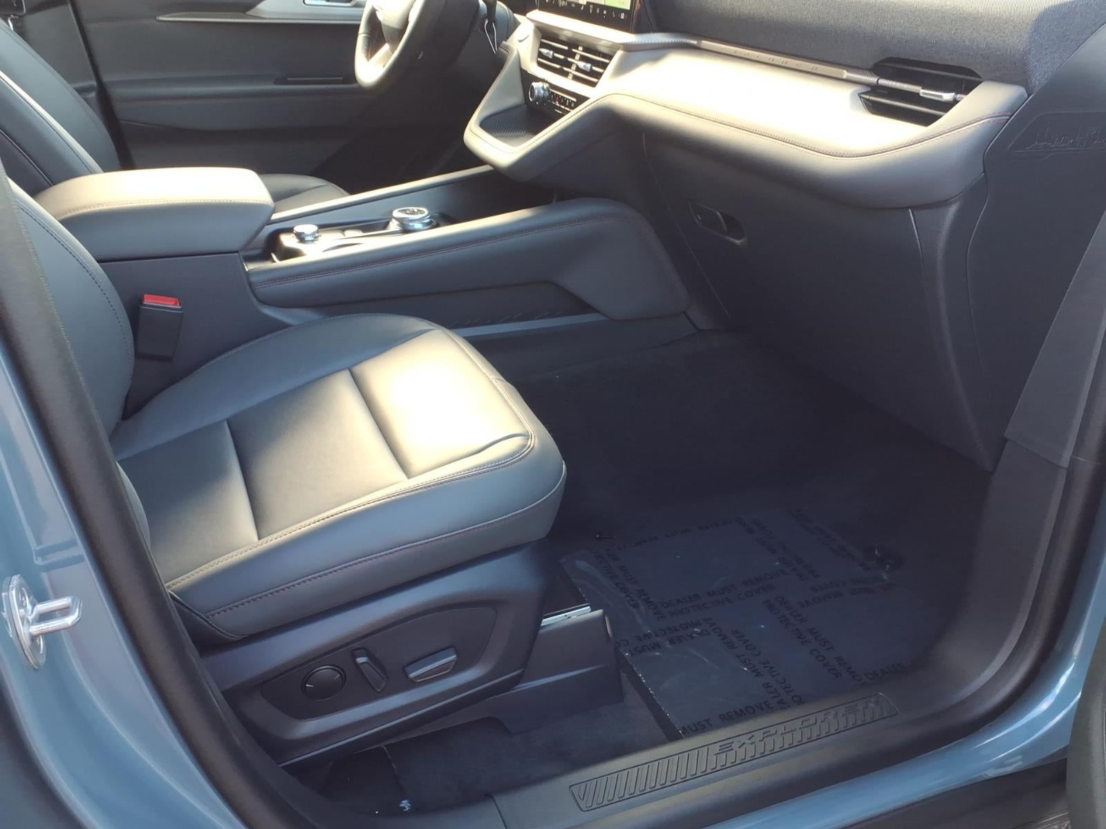2027 Ford Explorer ACTIVE W/200A PKG 4WD