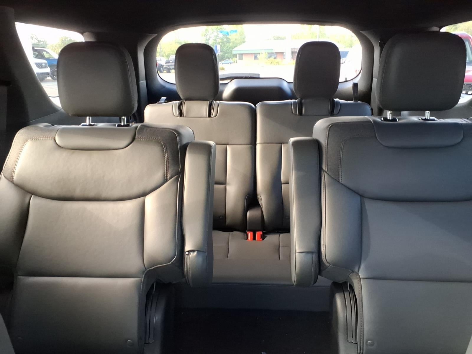 2027 Ford Explorer ACTIVE W/200A PKG 4WD