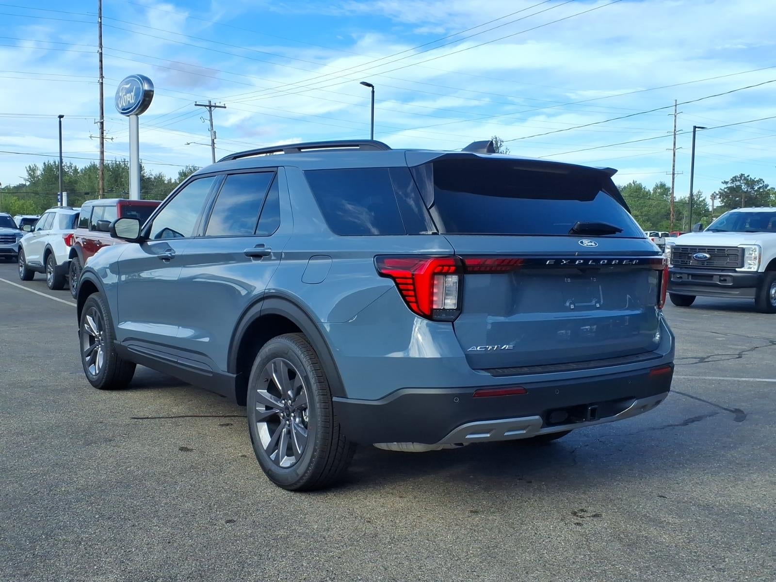 2027 Ford Explorer ACTIVE W/200A PKG 4WD