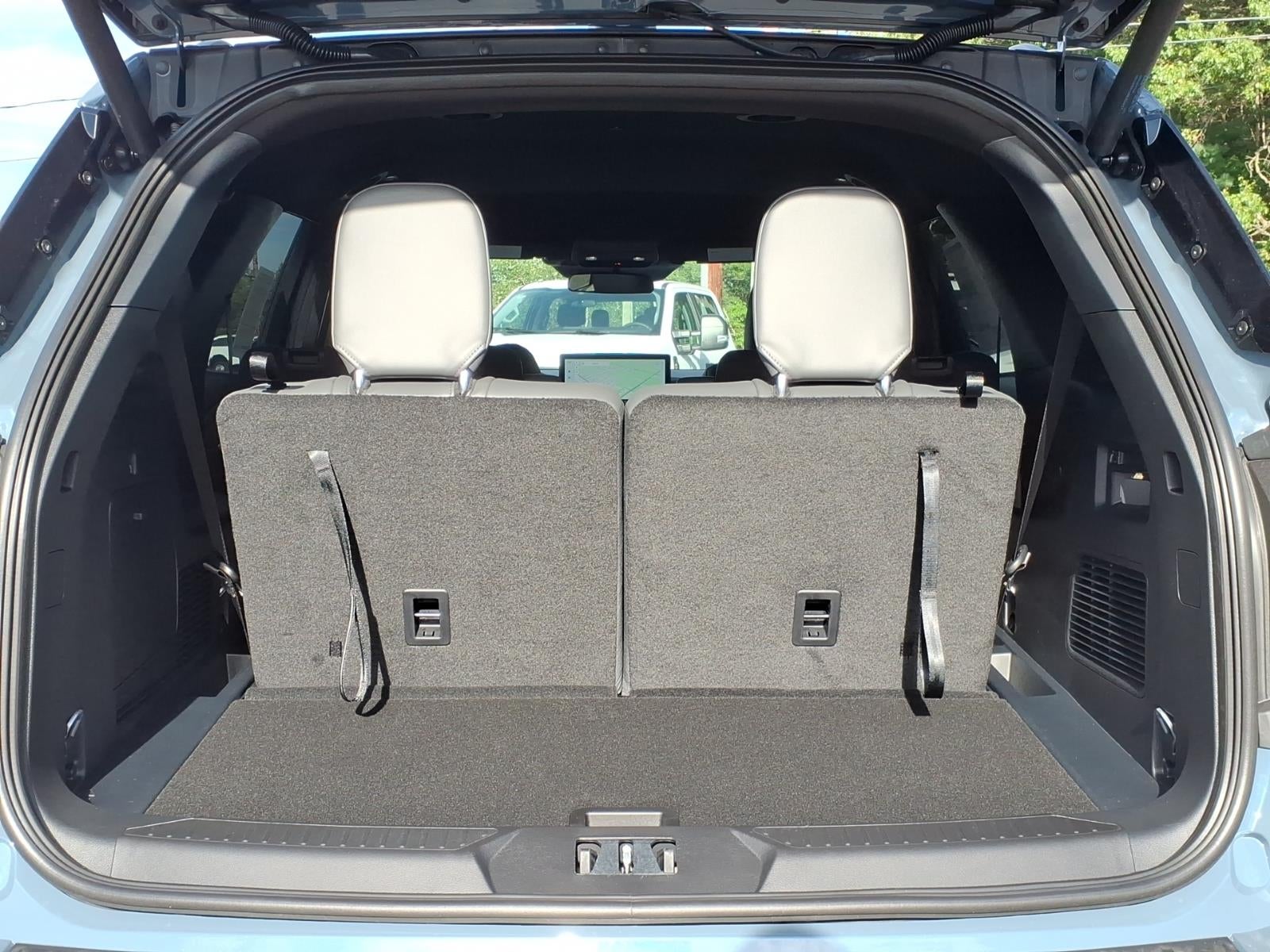 2027 Ford Explorer ACTIVE W/200A PKG 4WD