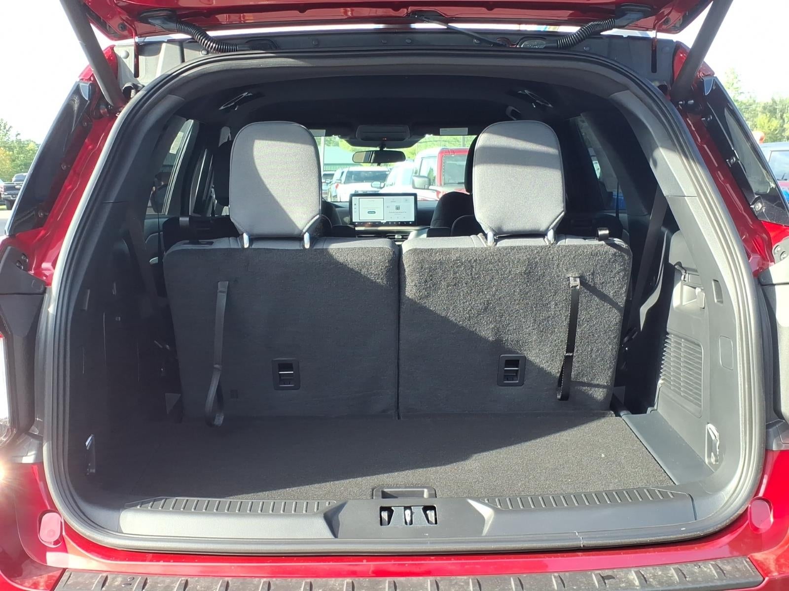 2027 Ford Explorer ACTIVE W/200A PKG 4WD