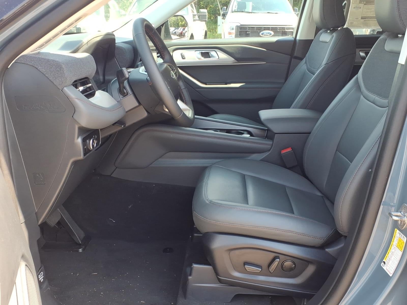 2026 Ford Explorer ACTIVE W/200A PKG 4WD