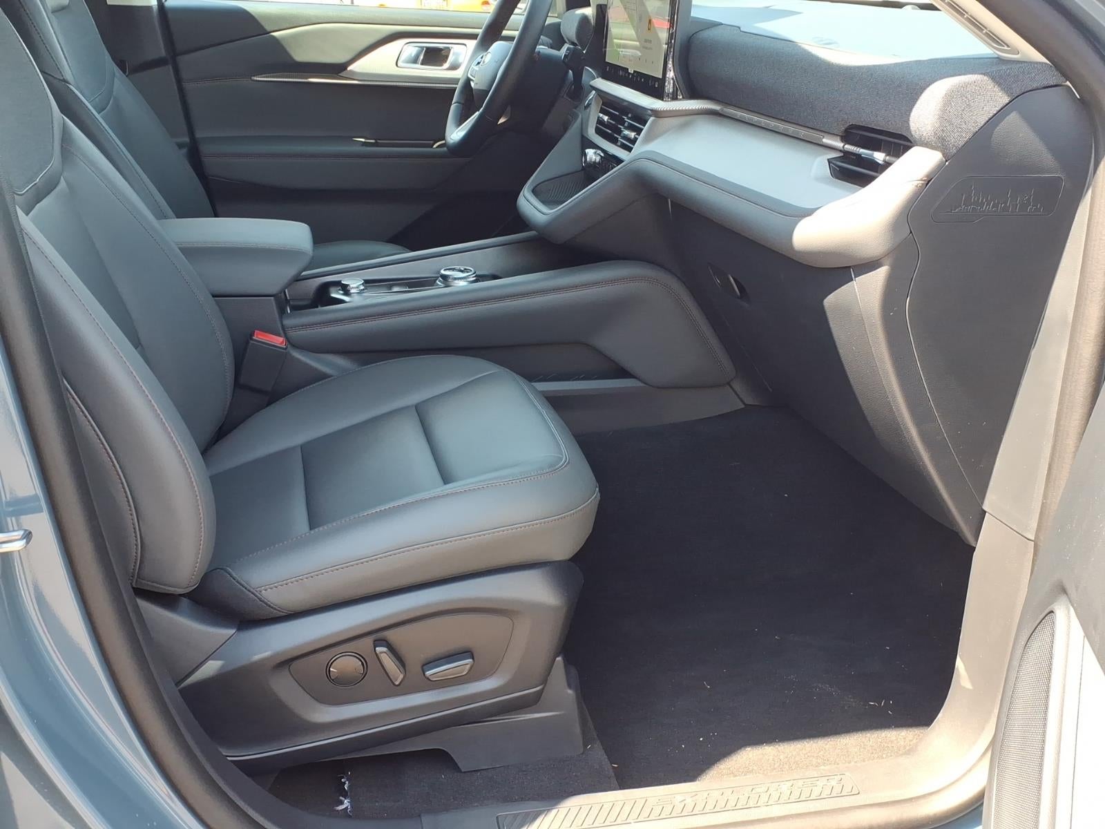 2026 Ford Explorer ACTIVE W/200A PKG 4WD