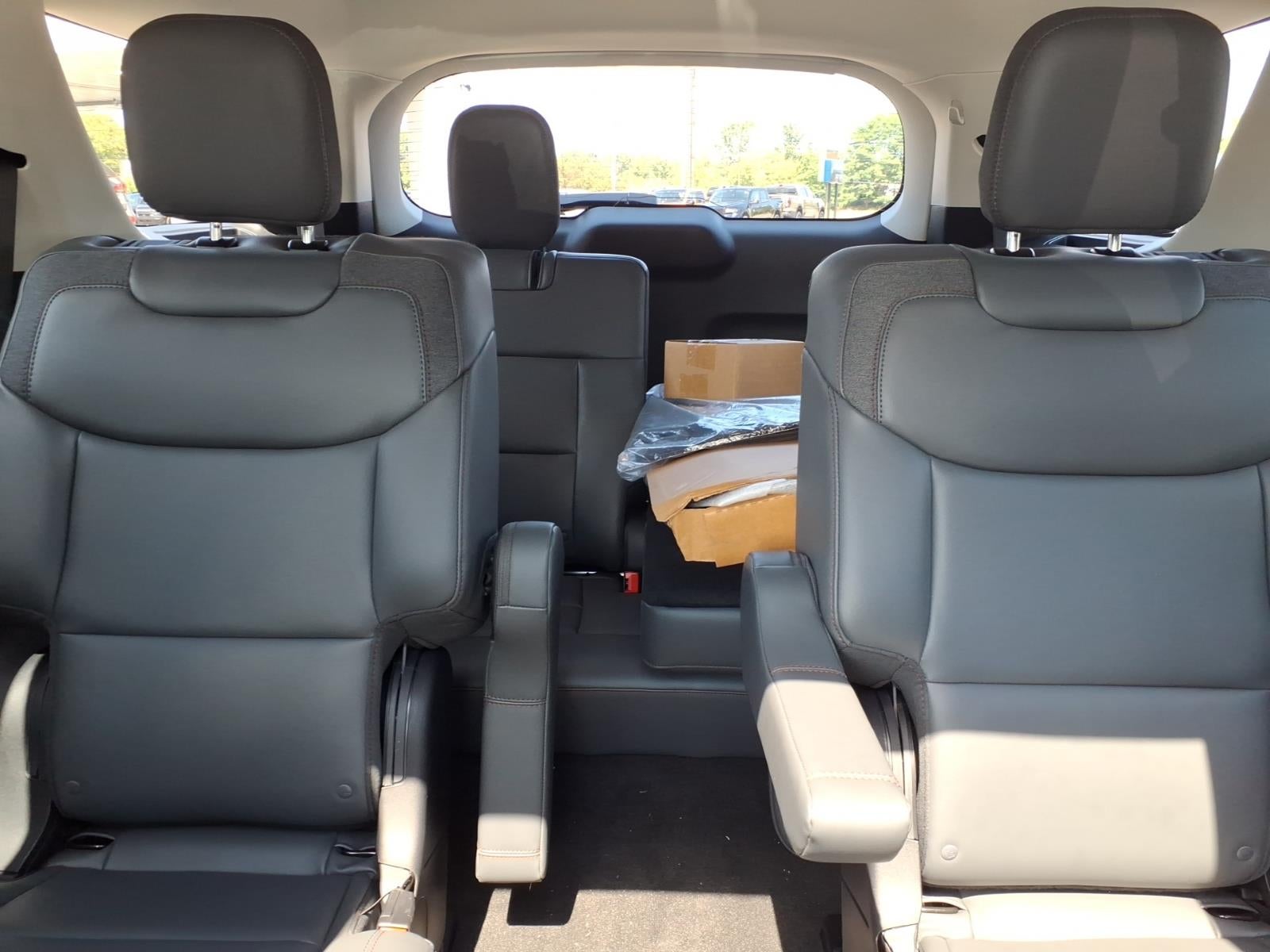 2026 Ford Explorer ACTIVE W/200A PKG 4WD