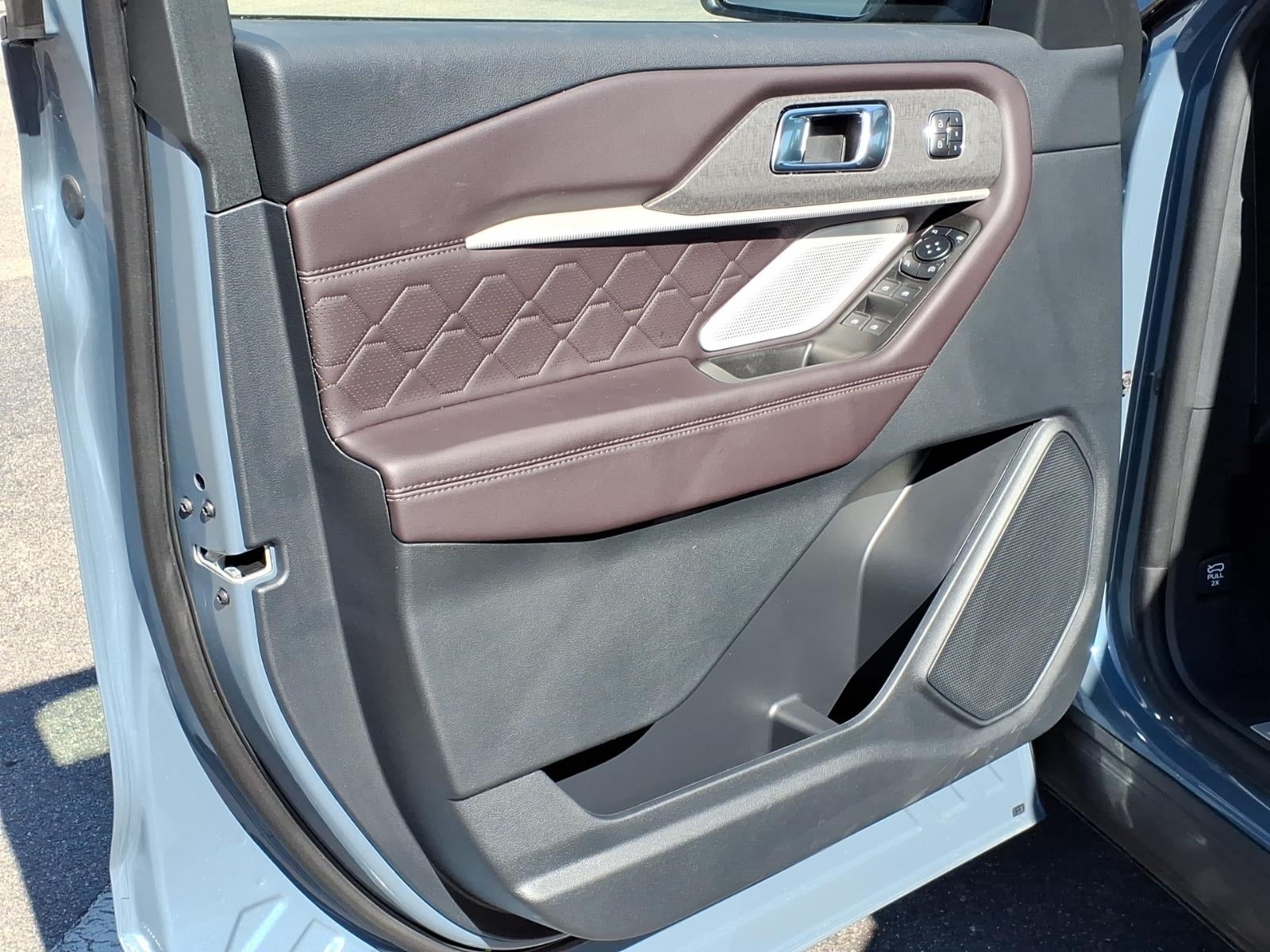 2027 Ford Explorer PLATINUM 4WD