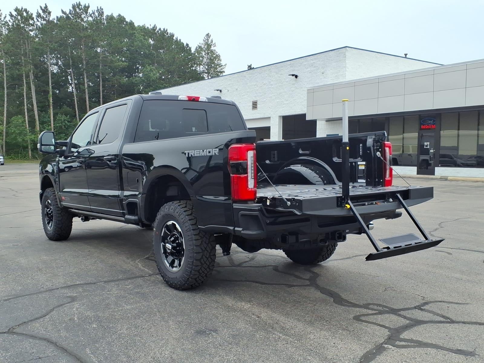 2026 Ford F-350 Super Duty PLATINUM 4WD CREW CAB 6.75 BOX