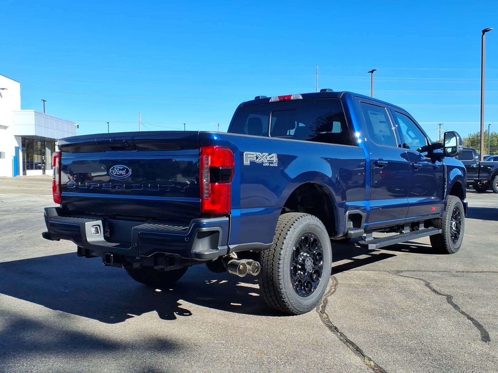 2027 Ford F-350 Super Duty XLT 4WD CREW CAB 6.75 BOX