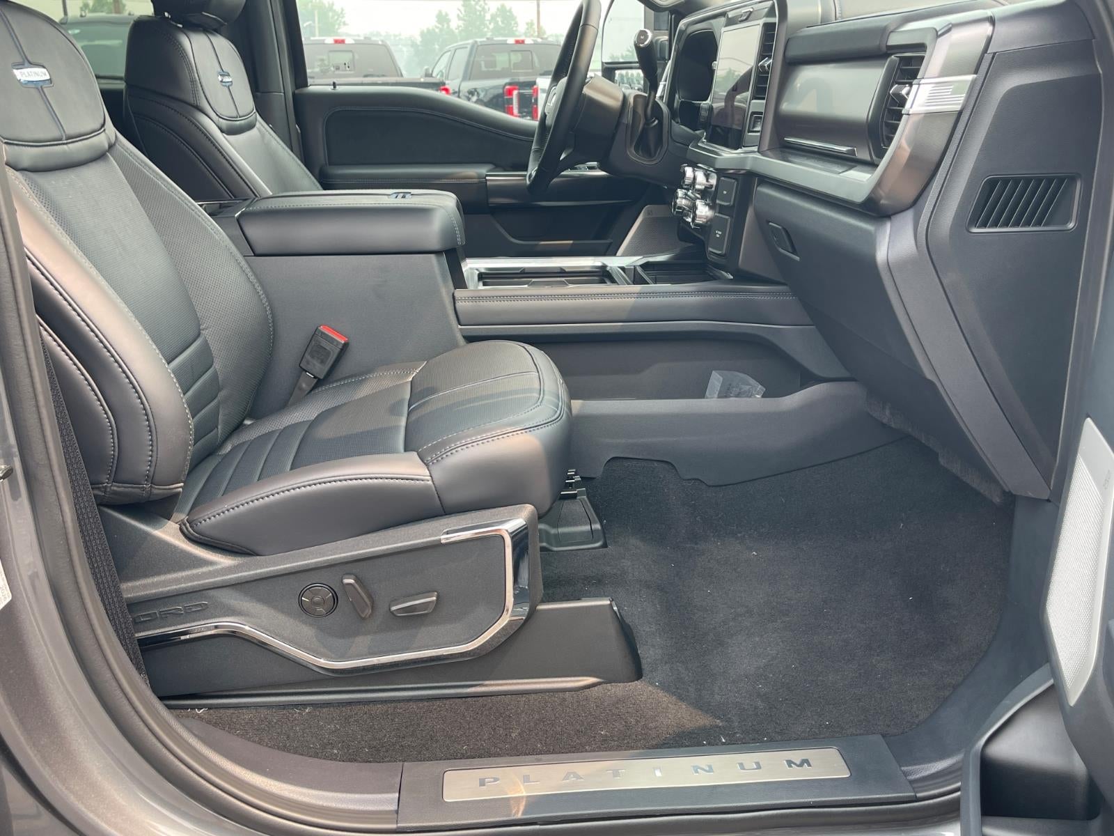 2026 Ford F-350 Super Duty Platinum