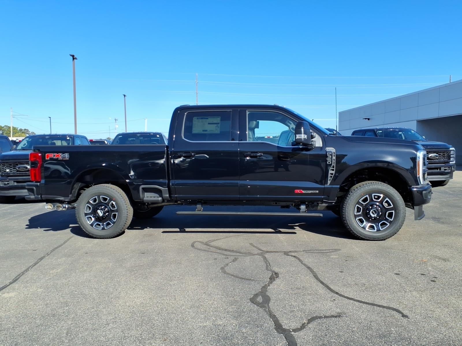 2027 Ford F-350 Super Duty PLATINUM 4WD CREW CAB 6.75 BOX