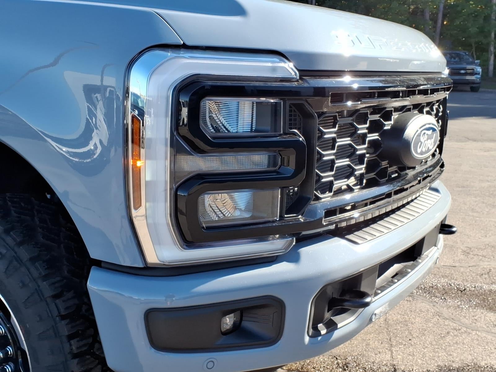 2027 Ford F-350 Super Duty LARIAT 4WD CREW CAB 6.75 BOX