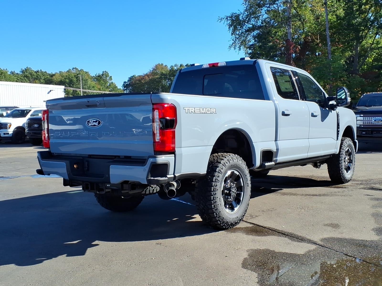 2027 Ford F-350 Super Duty LARIAT 4WD CREW CAB 6.75 BOX