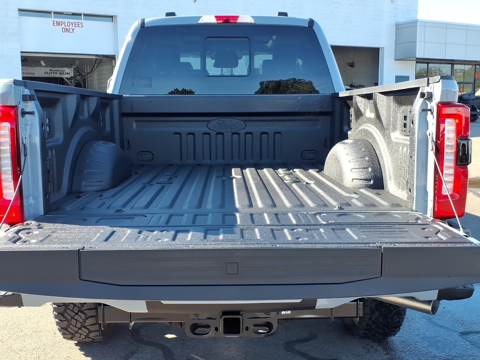 2027 Ford F-350 Super Duty LARIAT 4WD CREW CAB 6.75 BOX