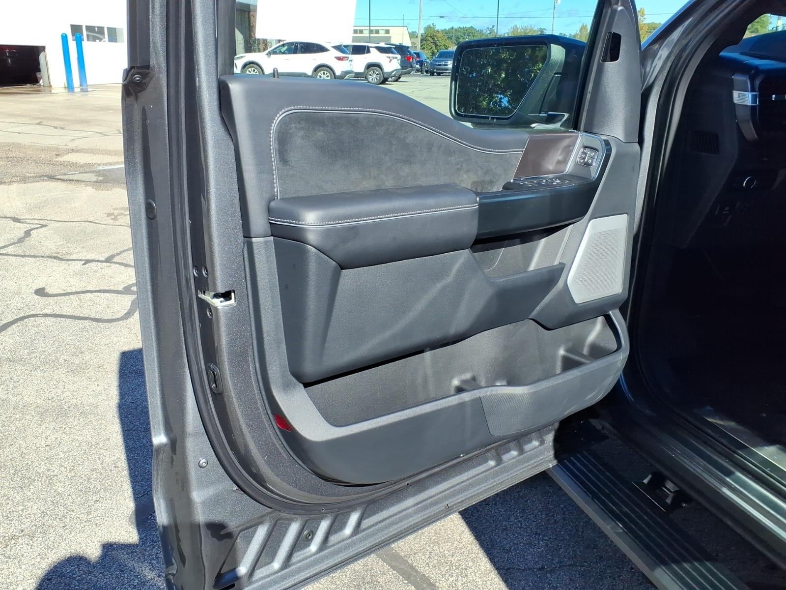 2027 Ford F-350 Super Duty LARIAT 4WD CREW CAB 6.75 BOX