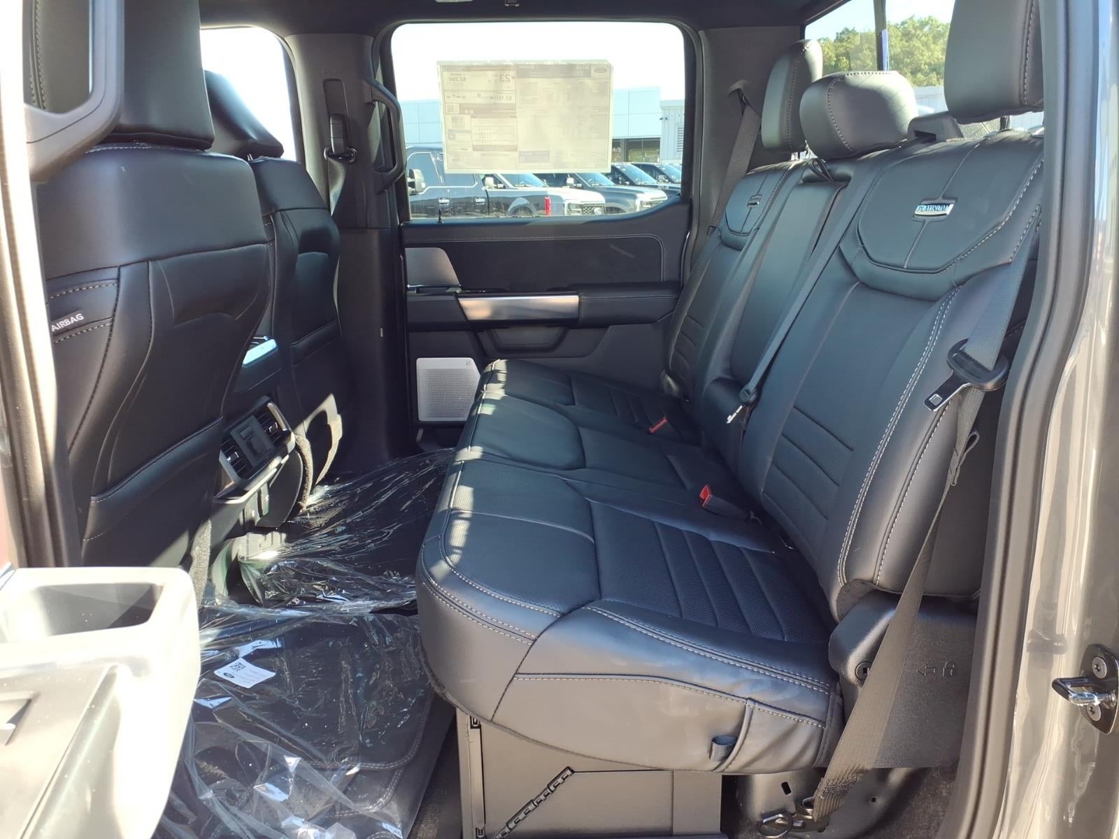 2027 Ford F-350 Super Duty LARIAT 4WD CREW CAB 6.75 BOX