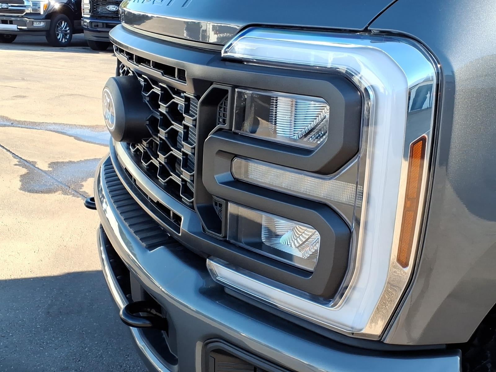 2027 Ford F-350 Super Duty XL 4WD CREW CAB 6.75 BOX