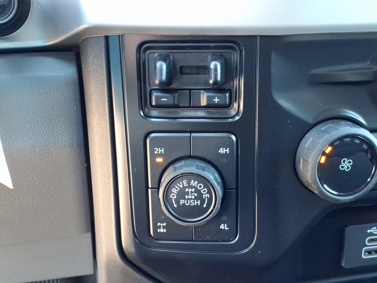 2027 Ford F-350 Super Duty XL 4WD CREW CAB 6.75 BOX