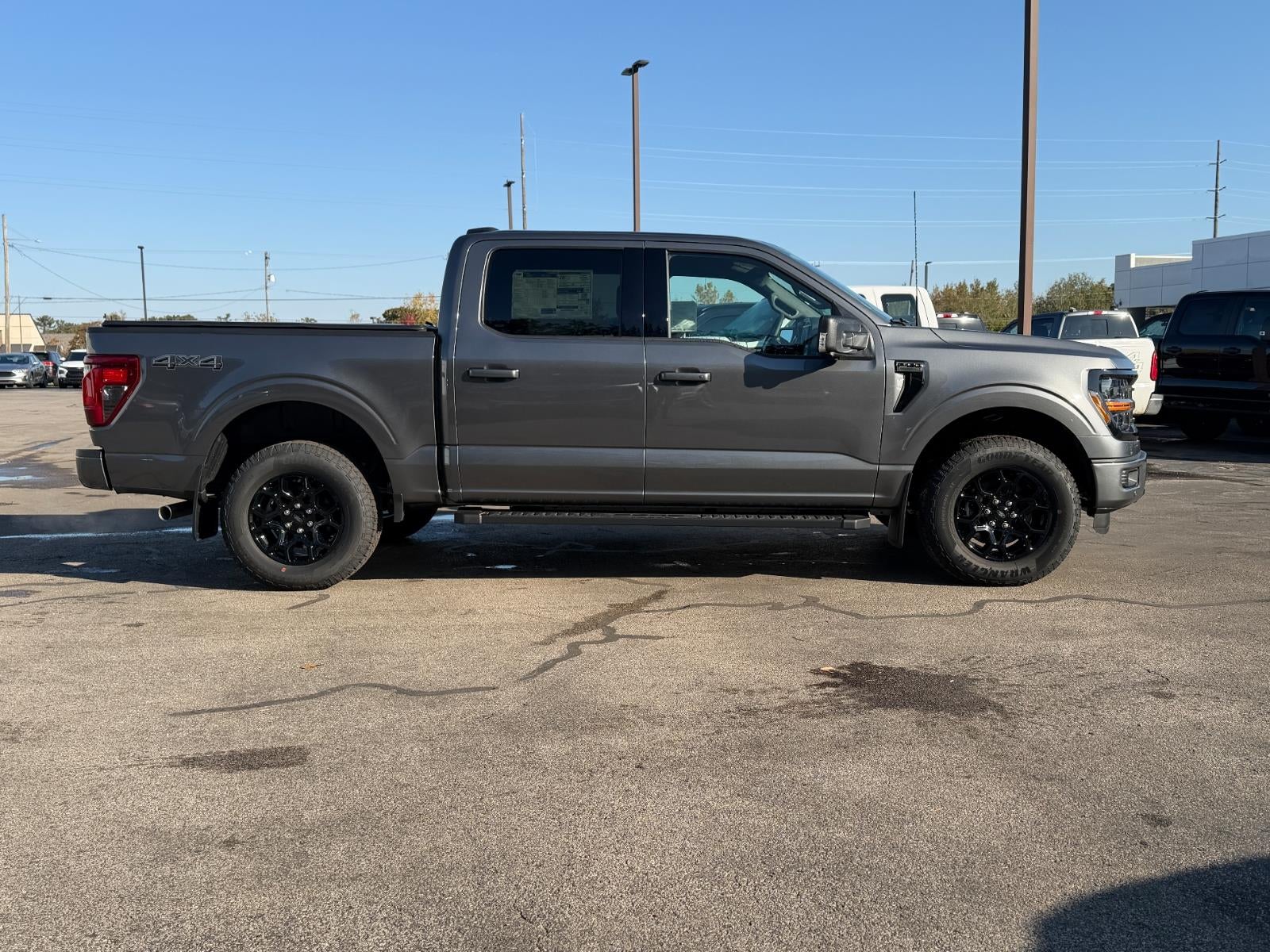 2026 Ford F-150 XLT 4WD SUPERCREW 5.5 BOX