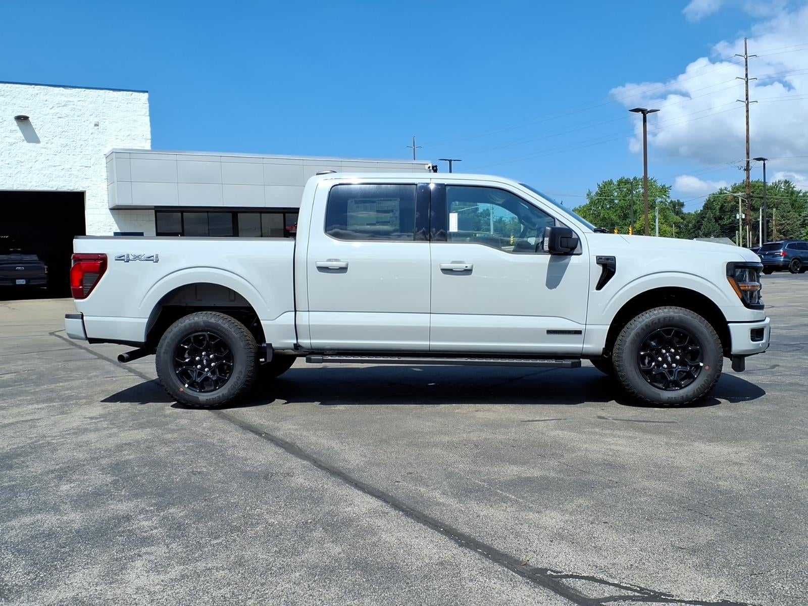 2026 Ford F-150 XLT 4WD SUPERCREW 5.5 BOX