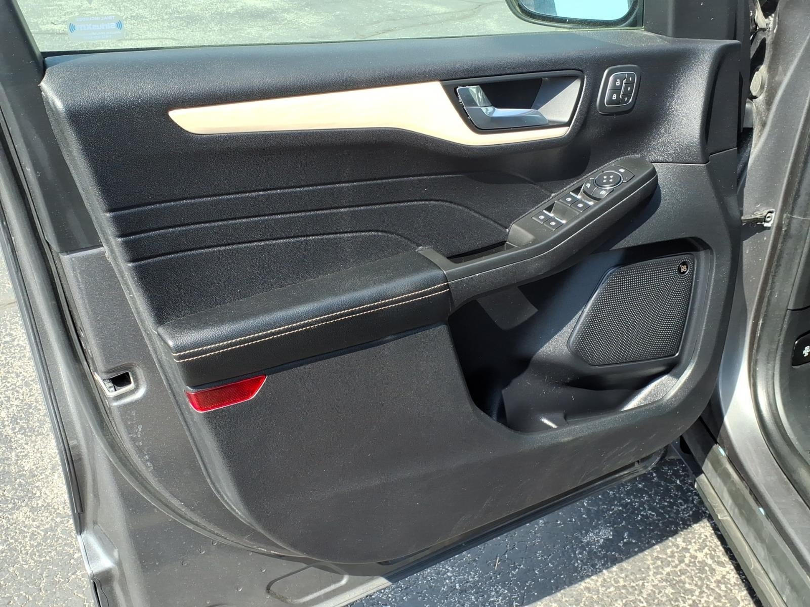 2021 Ford Escape Hybrid Titanium
