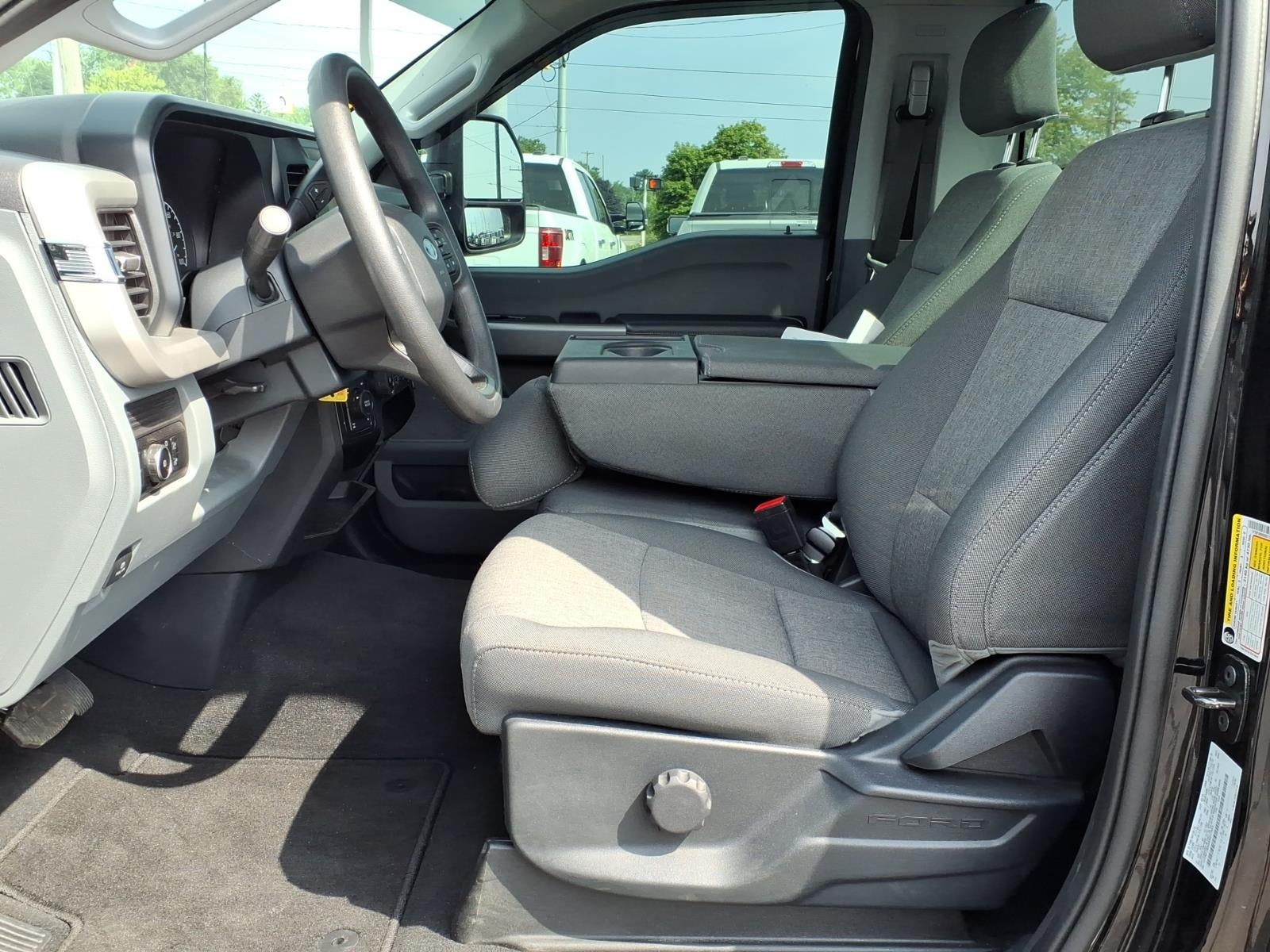 2025 Ford F-350 Super Duty XL