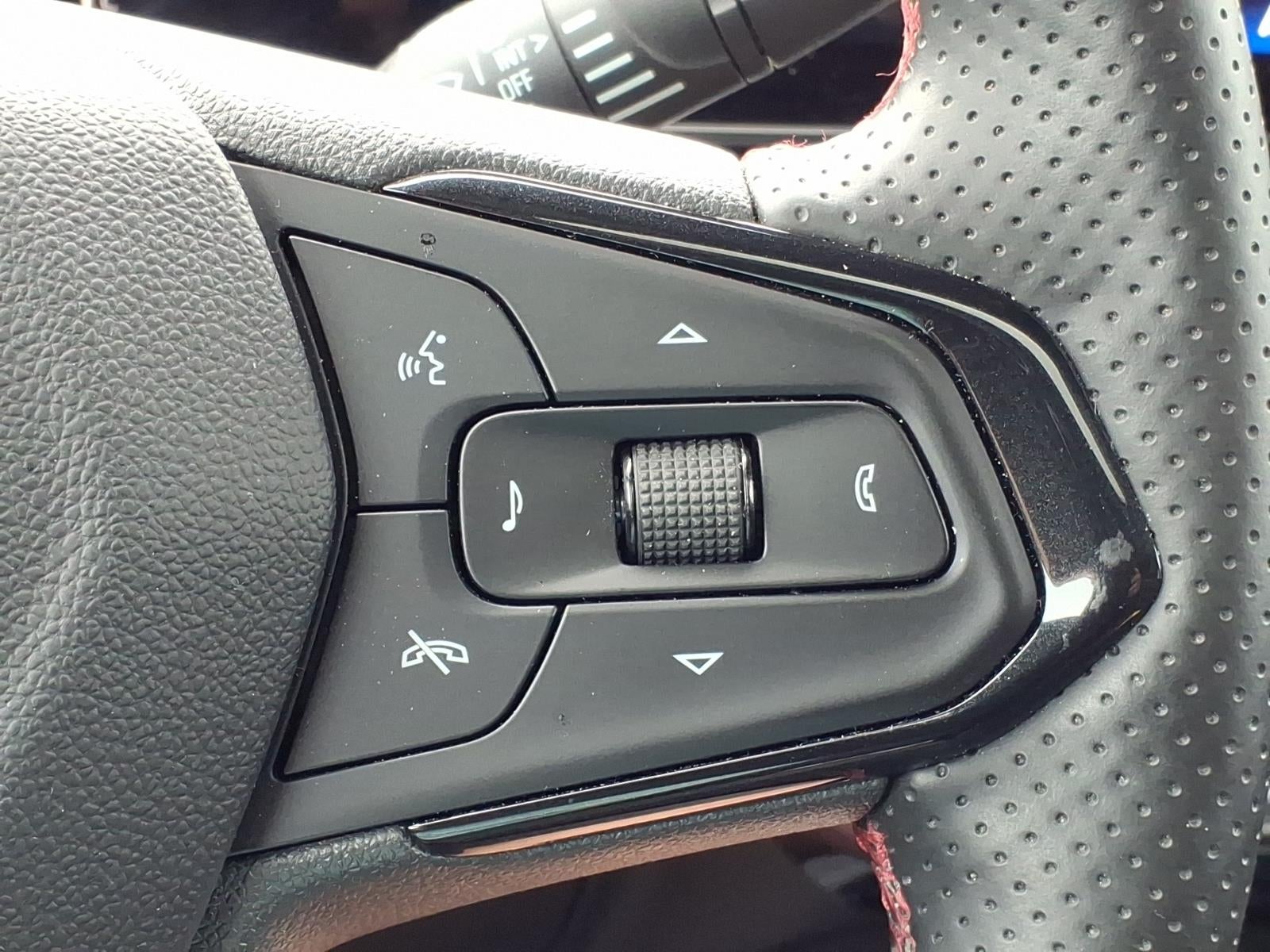 2025 Chevrolet Trax RS